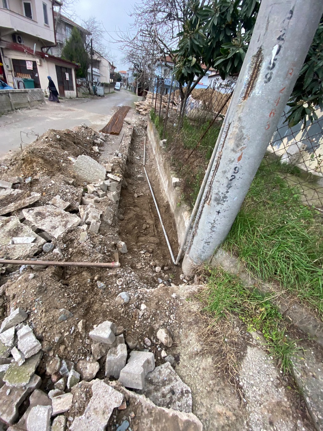 Sakarya yeraltı elektrik kablo kanal kazısı ve PVC boru döşeme